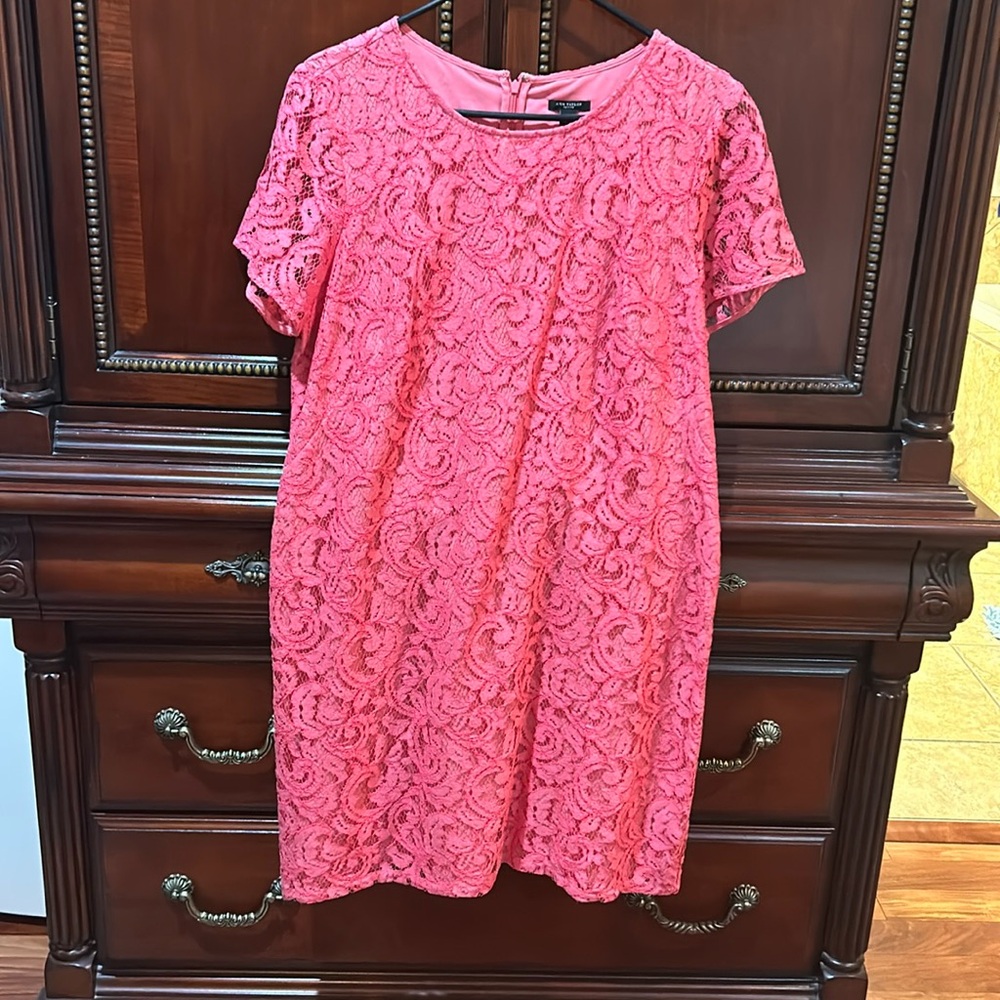 Anne Taylor Short sleeved lace dress